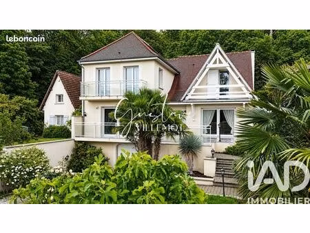 maison 7 pièces 205 m²