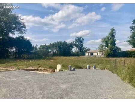 terrain 400 m² avensan