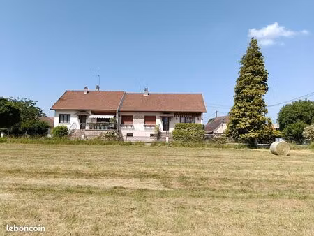 immeuble 182 m² dole
