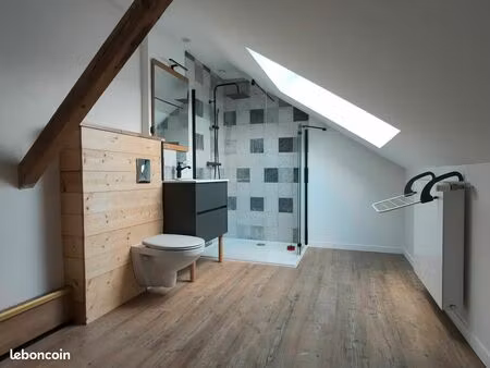 chambre de 23m2 avec salle de bain privative dans coliving de 4 chambres