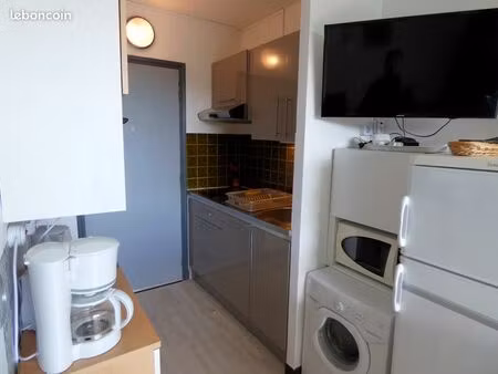 studio lumineux vue sur parc avec balcon et wifi