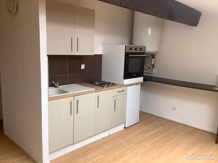 studio 2 pièces 64 m²