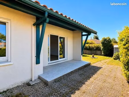 maison 3 pièces 53m2 pkg extérieur