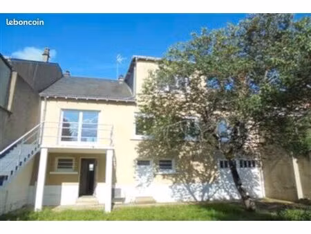 maison de ville 140 m² 4 ch. bureau  garage   jardin