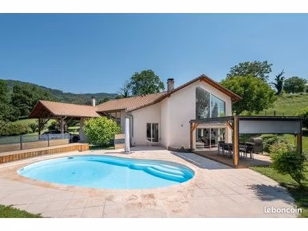 maison 5 pièces 192 m²