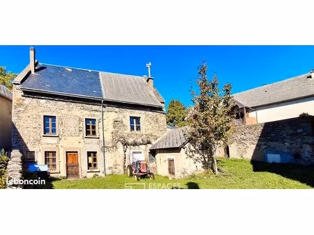propriété 9 pièces 147 m²