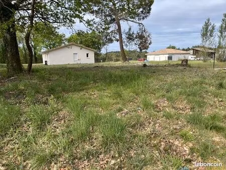 terrain 302 m² salles