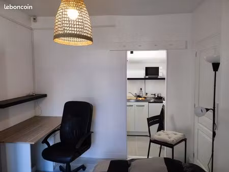 studio  chambre  kitchenette et salle de bain pour étudiant à saint-gratien