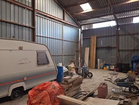 hangar local