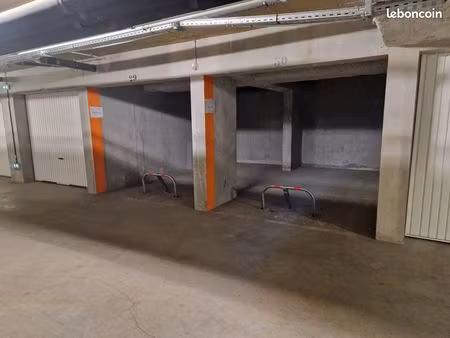place de parking sécurisée