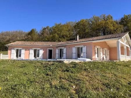 maison et grand terrain