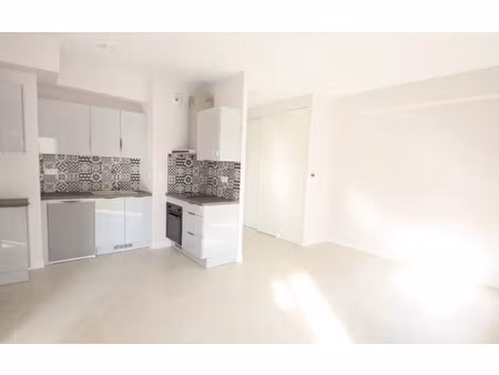 location appartement  42.4 m² t-1 à château-thierry  657 €