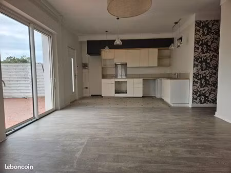 comme une maison : t4 rénové de 90 m² avec terrasse plein sud de 25 m²