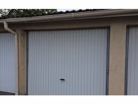 location stationnement  12 m² t- à nemours  75 €