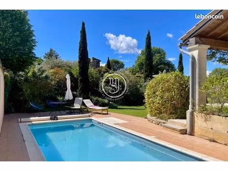 villa 5 pièces 132 m²