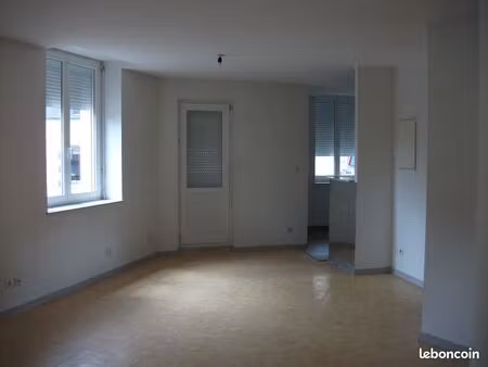 location t3 avec garage à carhaix