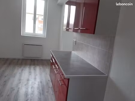 salon salle a manger cuisine 1 chambre