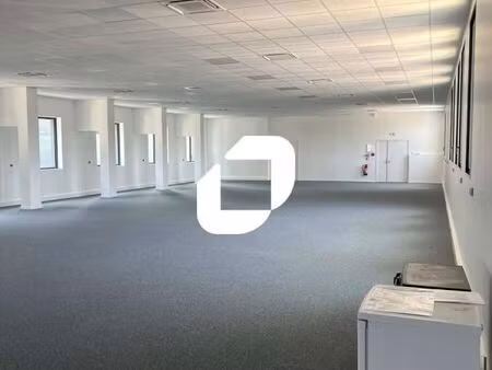 bureau 609 m²