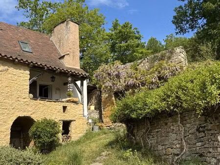 charmante ancienne fermette en pierre restaurée au coeur du périgord noir  au calme ...