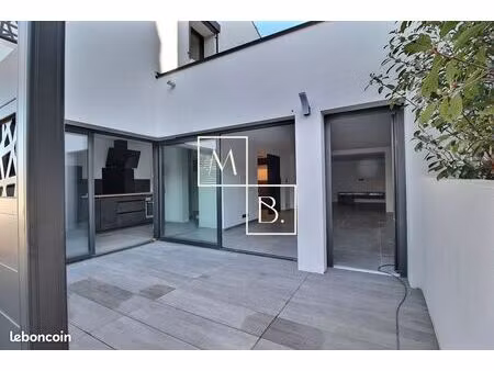 loft/atelier/surface 2 pièces 72 m²
