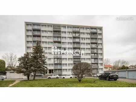 t4 70m2 cave - copropriété ravalée et fermée