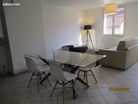 orgelet centre ville logement f3 meublé très ensoleillé  2chambres