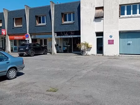 a louer local professionnel 54m2 biars sur cère