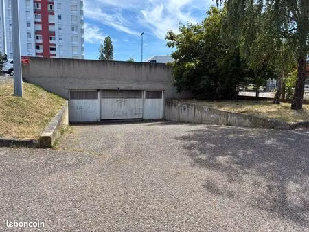 garage sécurisé andrézieux