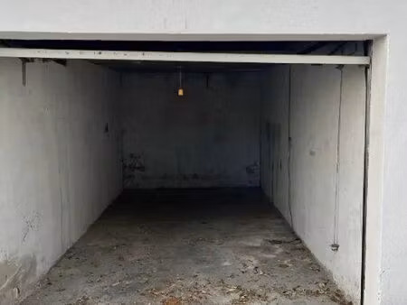 box / garage fermé 16 m² – quimper