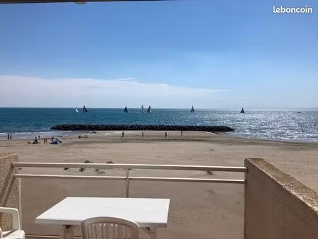 studio en première ligne de mer