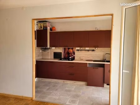 ? bel appartement traversant  lumineux et climatisé de 64 5 m² avec balcon