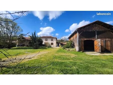 propriété 7 pièces 241 m²