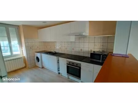 maison de 76m2  2 chambres  courette