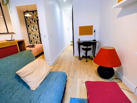 ? t2 meublé rénové – centre historique du puy-en-velay – idéal étudiant ou alternant