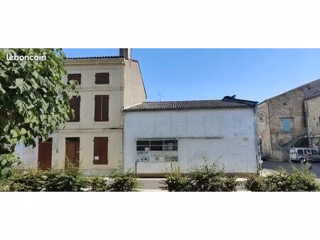 a vendre maison et grang garage