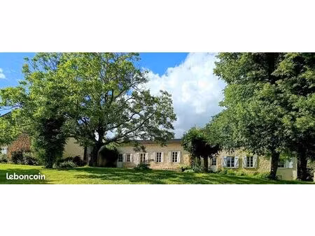 propriété de charme avec gros potentiel  préau  terrasse  grange et remise  cc à pellets t