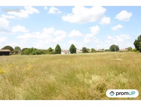 terrain 702 m² sainte livrade sur lot