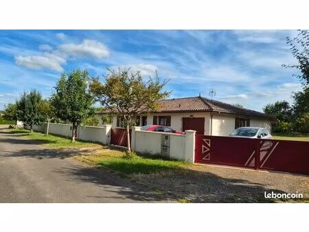 240000 : maison plain pied t6 140 m2 villeneuve de marsan 2 km