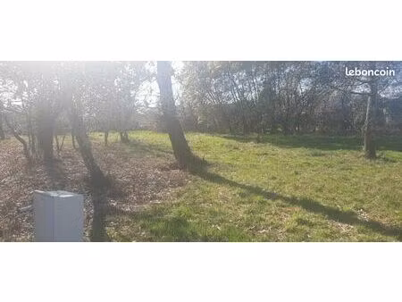 terrain 650 m² mios