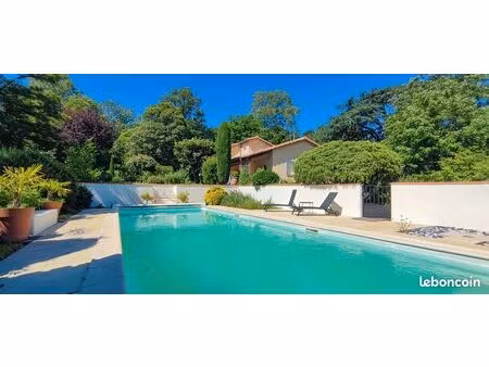 ramonville centre - villa d'architecte t5 -118m² + garage en sous sol de 88m²  terrain 130