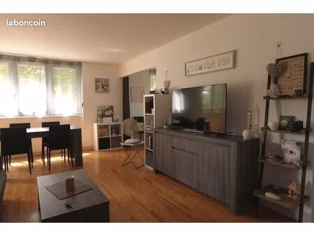 appartement t4 de 80 m² - rdc - monts