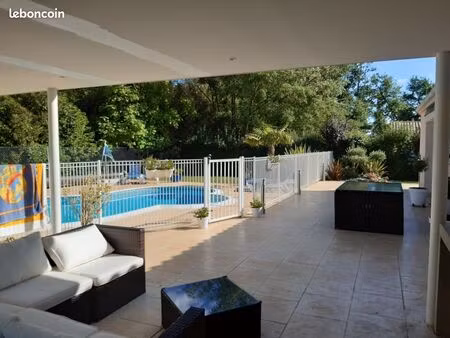 maison t5 +studio 25 m2
