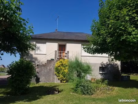 maison 80m2 sur un terrain de 2300m2 + cave
