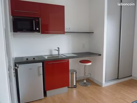 chambre studio meublée