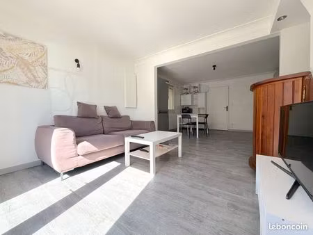 maison de ville 82 m2 300 m tram a av thiers - 3 chambres - 3 sdb - 2 wc - terrasse
