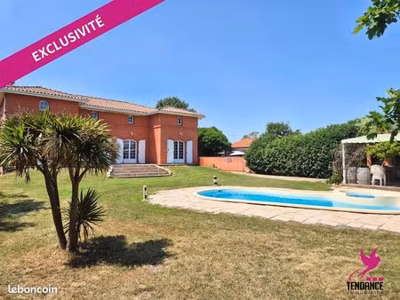propriété 6 pièces 210 m²