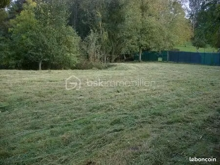 terrain 1 748 m² fismes