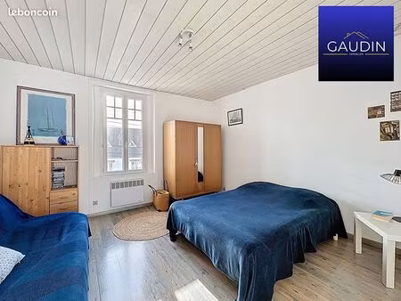 studio 1 pièce 28 m²