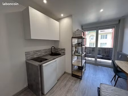 studio 1 pièce 12 m²