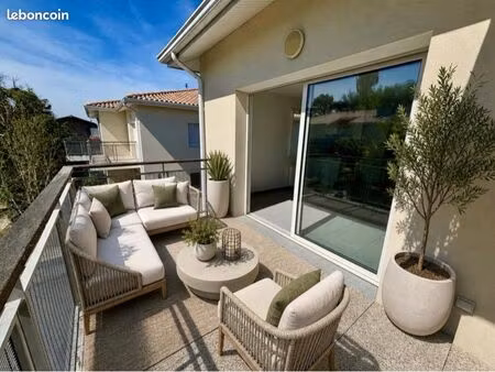 t3 lumineux avec balcon plein sud sans vis-à-vis + 2 parkings – mérignac